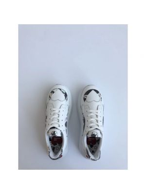 Sneakersy z cekinami Love Moschino białe
