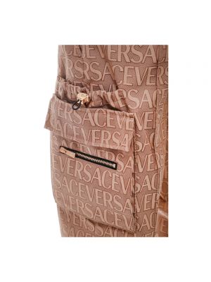 Pantalones cargo con estampado Versace marrón