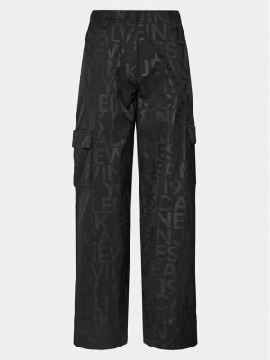 Pantaloni cargo cu buzunare cu croială lejeră Calvin Klein Jeans negru