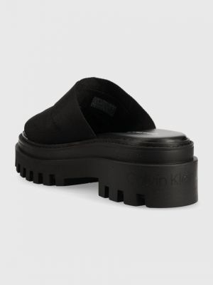 Pantofle na platformě Calvin Klein Jeans