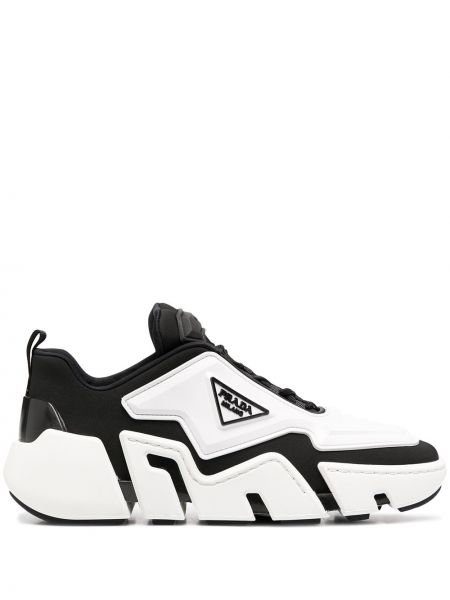 Solid farge sneakers Prada hvit