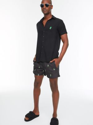 Pantaloni scurți cu imprimeu tropical Trendyol negru