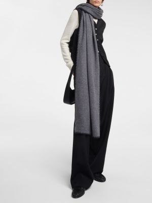 Кашемировый шарф Lisa Yang серый