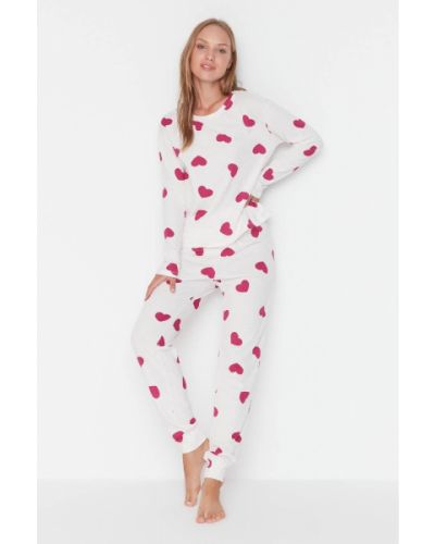Szív mintás pizsama Trendyol fehér
