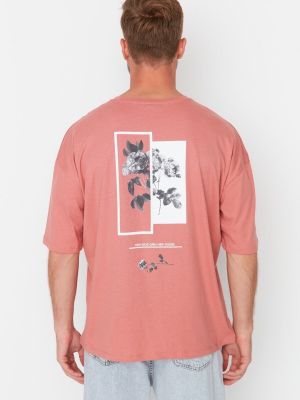 Тениска с принт Trendyol розово