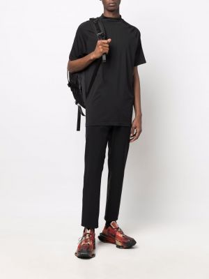 Pieguļošs t-krekls Nike melns