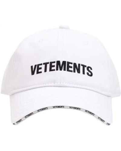 Памучна шапка с козирки бродирана Vetements черно