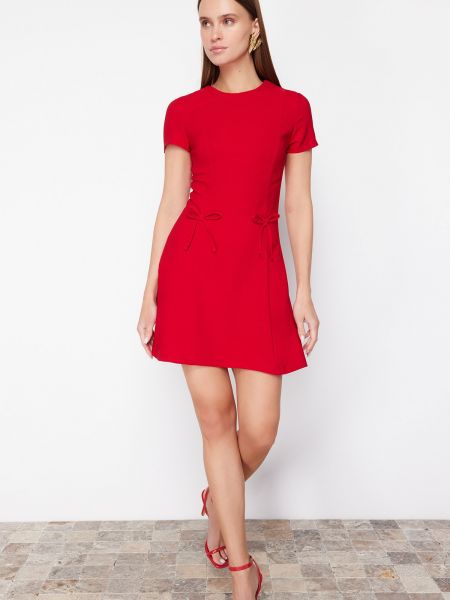 Μini φόρεμα με φιόγκο Trendyol κόκκινο