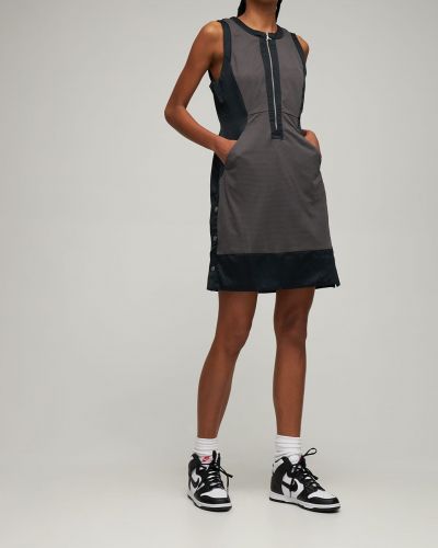 Šaty Nike sivá