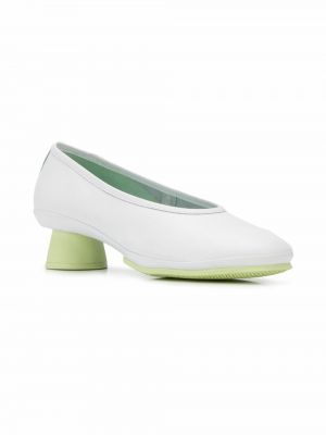 Полуотворени обувки с ток Camper бяло
