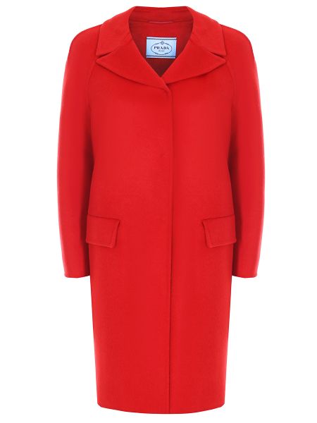 Красное пальто Prada