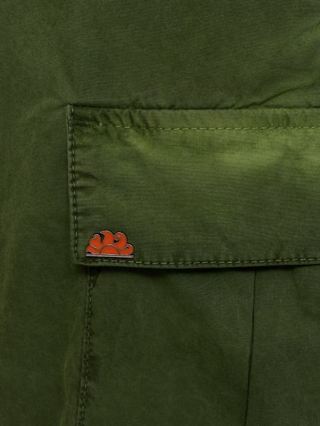 Bombažne cargo kratke hlače s črtami Sundek zelena