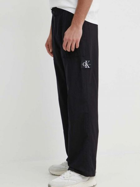 Hlače ravnih nogavica Calvin Klein Jeans crna