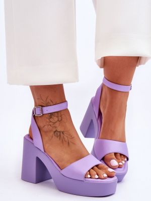 Sandále na podpätku Kesi fialová