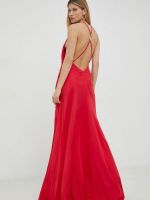 Червоні довгі сукні