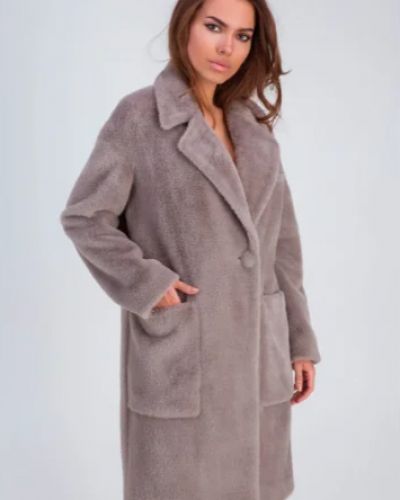 Теплое пальто с мехом из альпаки Emass