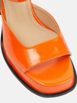 Kožené sandály na platformě Souliers Martinez oranžové