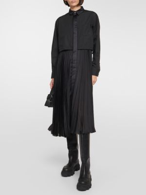 Plisované saténové midi šaty Sacai černé