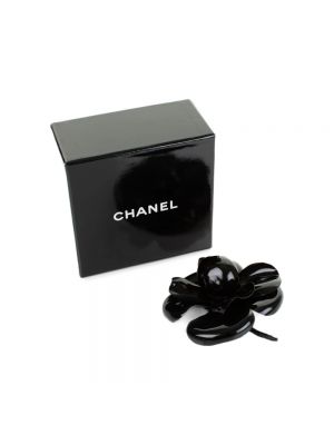 Czarna broszka Chanel Vintage