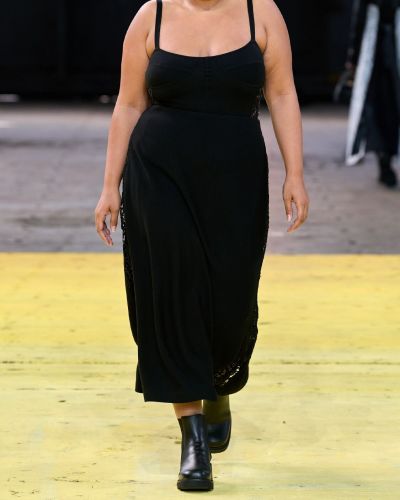 Čipkovaná vlnená midi sukňa Gabriela Hearst čierna