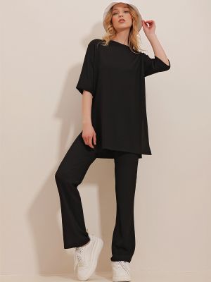 Oblek Trend Alaçatı Stili čierna