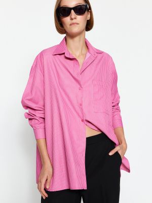 Koszula w paski oversize pleciona Trendyol różowa