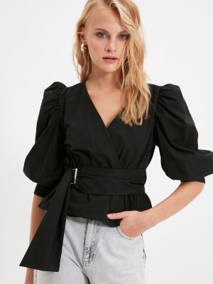 Едноцветна блуза Trendyol черно