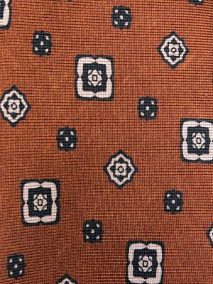 Hedvábná kravata s abstraktním vzorem Kiton