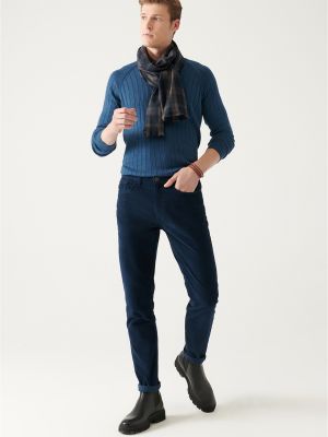 Slim fit sametové kalhoty Avva modré