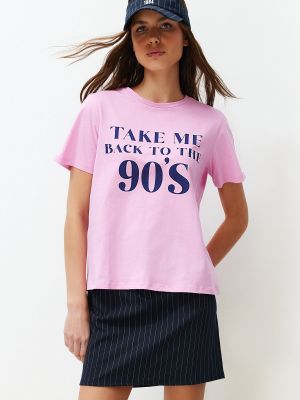 Adīti t-krekls ar apdruku Trendyol rozā