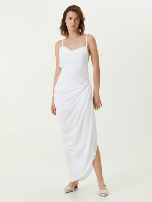 Белое асимметричное длинное платье с драпировкой Jacquemus