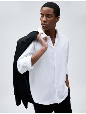 Slim fit priliehavá košeľa na gombíky Koton biela