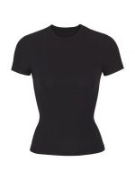 Черные женские футболки
