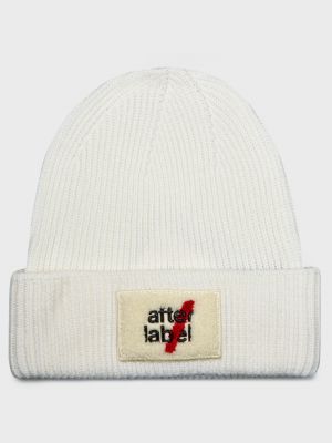 Белая шапка After Label