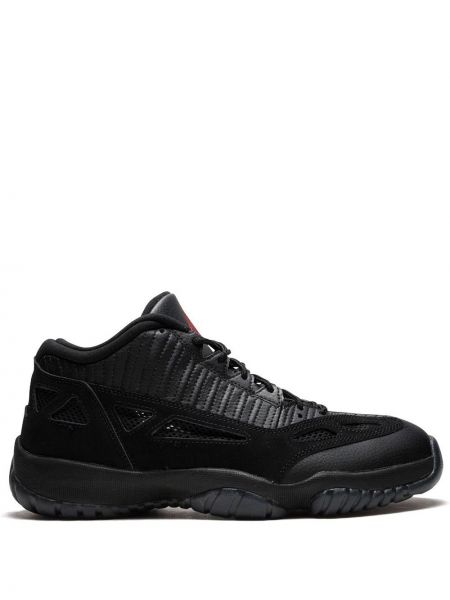Baskets Jordan 11 Retro noir