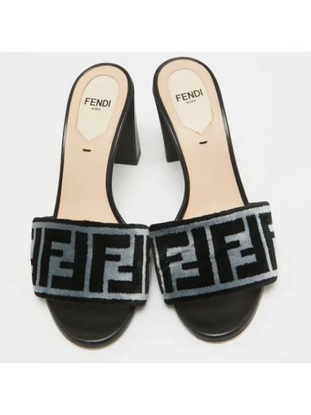 Sandalias de cuero retro Fendi Vintage negro