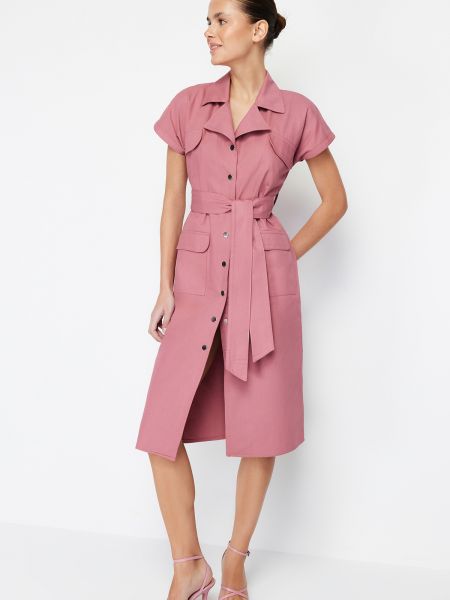 Μίντι φόρεμα με τσέπες από λυγαριά Trendyol ροζ