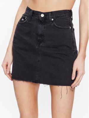 Priliehavá džínsová sukňa Tommy Jeans čierna