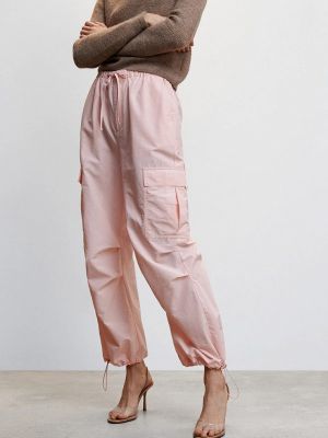 Розовые брюки карго Mango