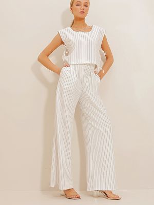 Pruhované kalhoty Trend Alaçatı Stili bílé