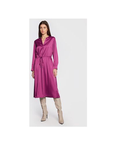 Priliehavé šaty Olsen fialová