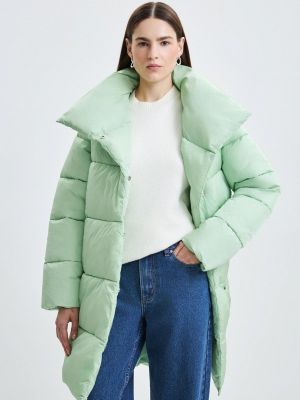 Утепленная демисезонная куртка Zarina зеленая