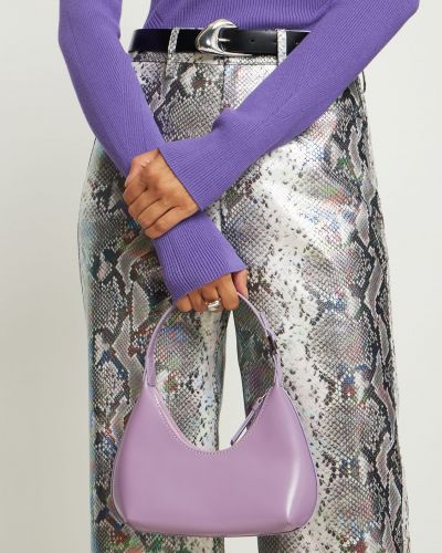 Lakovaná kožená kabelka z jantaru By Far fialová