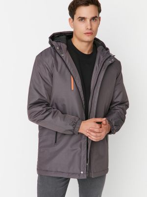 Priliehavý kabát s kapucňou Trendyol sivá
