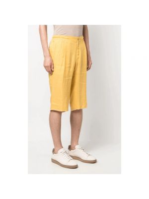 Pantalones cortos de lino Kiton amarillo