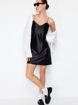 Pletené saténové mini šaty s výstřihem do v Trendyol černé