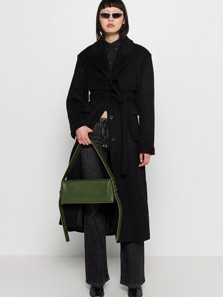 Płaszcz zimowy klasyczny Han Kjobenhavn czarny