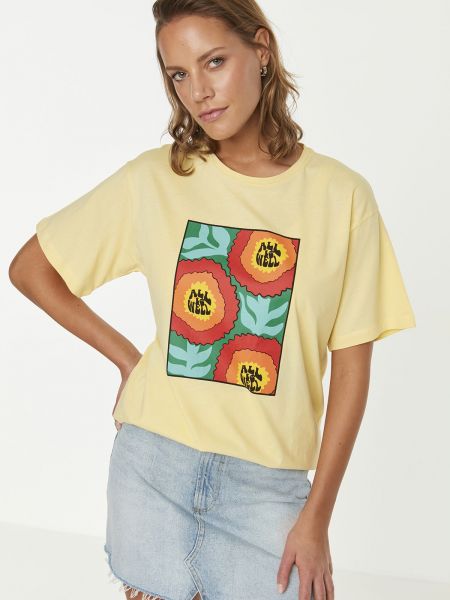 Плетена тениска с принт Trendyol жълто
