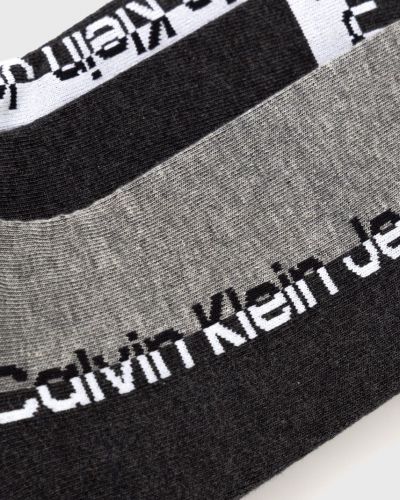 Skarpety z nadrukiem Calvin Klein szare