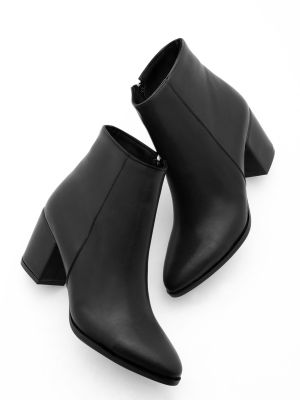 Kotníkové boty na zip s ostrou špičkou Marjin černé